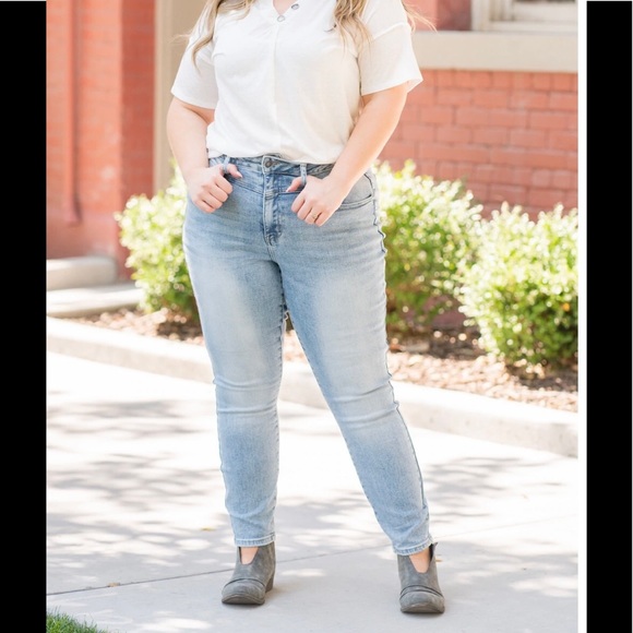 NWT JUDY BLUE Front Yoke Skinny high Rise Jeans - Picture 3 of 13